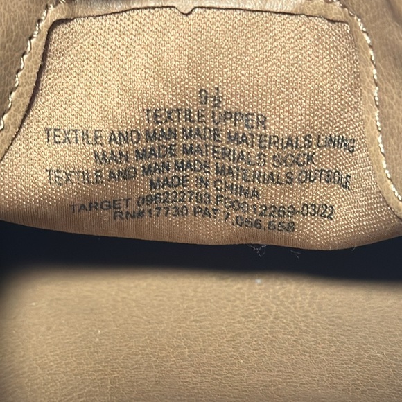 Universal Threads Ladies Suede-Like Tan Loafers, NWOT’s, Size 9.5 - Picture 2 of 9